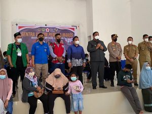 Peserta Vaksinasi Sentra Vaksin Pemuda KNPI dan PMI Membludak