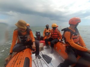 Nelayan Hilang di Perairan Barru, Tim SAR Gabungan Lakukan Pencarian
