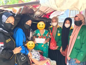 Gabungan OKP bagikan paket sembako dan uang tunai pada warga terdampak pandemi COVID-19