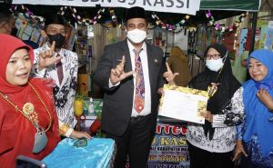 Akhir Tahun Para Guru di Kab. Maros Tersenyum, Ini Sebabnya