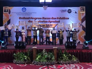 Direktorat Kursus dan Pelatihan Gelar Anugerah Lembaga Berprestasi Tahun 2021