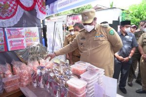 Road Show Setahun Kepemimpinan Bupati Maros, Kecamatan Pamerkan Produk UMKM
