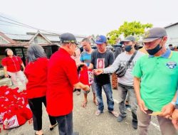 Anggota DPR RI Dapil Kaltara Bagikan Bingkisan Lebaran