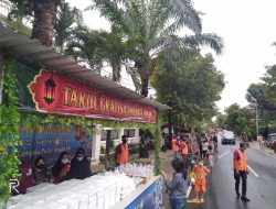 Berburu Takjil Hingga Antrean Sepanjang 200 Meter