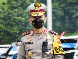 Himbauan Pengendara Motor Dengan Sandal Jepit
