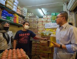 Pantau Pasar, Mendag Zulhas: Kita Ingin Pedagang dan Pembeli Bahagia