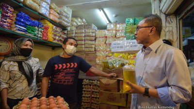 Pantau Pasar, Mendag Zulhas: Kita Ingin Pedagang dan Pembeli Bahagia