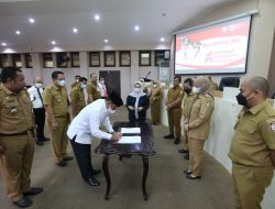 Fatmawati Rusdi Saksikan Penandatanganan Penanganan Lorong Wisata di 15 Kecamatan