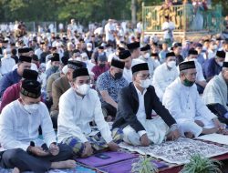 Wali Kota Makassar Shalat Idul Fitri Di Karebosi, Danny Himbau Warganya Tetap Prokes