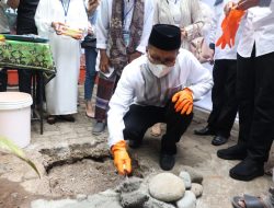 Walikota Danny Resmikan Mushola SMPN 5 Dirangkaikan Peletakan Batu Pertama Ruang Guru KBA