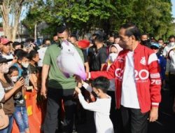 Momen Presiden Jalan Santai di Lokasi CFD bersama Jan Ethes