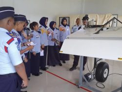 Taruna/Taruni SMK Teknologi An-Nas Mandai Gali Ilmu Bidang Kedirgantaraan