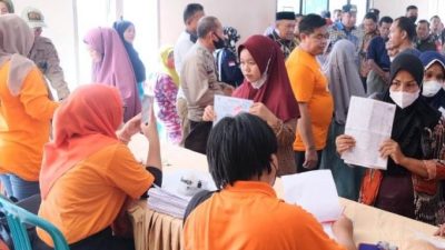 Masyarakat Kecamatan Lau Mulai Menerima BLT BBM