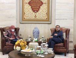 Dosen Senior University of Canberra Australia Temui Wali Kota Danny