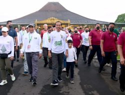 Presiden Jokowi Buka dan Ikuti Jalan Sehat Menuju 1 Abad NU