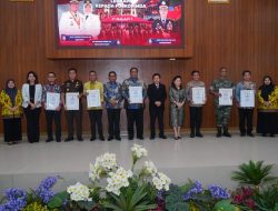 Lemkapi Berikan Penghargaan Presisi Award Pada Forkopimda Maros