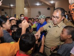 Bahagianya Pengungsi Al Abrar Alauddin Dikunjungi Danny Pomanto