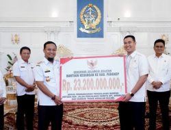 Gubernur Sulsel Serahkan Bantuan Keuangan Rp23,2 Miliar Untuk Pemkab Pangkep