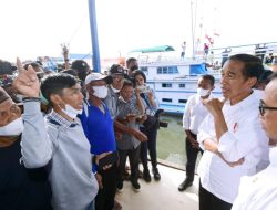 Kunjungi Desa Pajukukang, Presiden Tampung dan Serap Aspirasi Para Nelayan