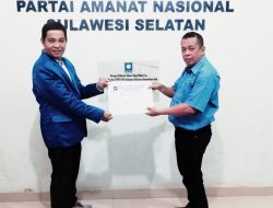 Diantar Istri Tercinta, Akbar Polo Resmi Mendaftarkan Diri Caleg Partai PAN