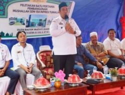 Chaidir Syam Melakukan Peletakan Batu Pertama Pembangunan Musala SDN 154 Inpres Tumalia