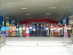 Pemkab Maros Berikan Penghargaan Kepada Tokoh dan Para Pejuang Pendidikan