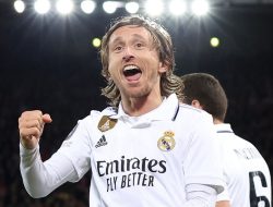 Luka Modric Memperpanjang Kontrak Satu Tahun di Real Madrid