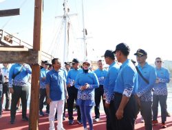 Delegasi MNEK 2023 Saksikan Langsung Proses Pembuatan Kapal Pinisi