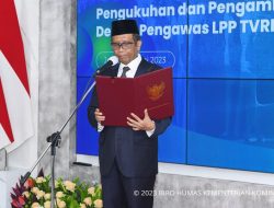 Menteri Mahfud Kukuhkan Komisioner KPI dan Dewas LPP TVRI