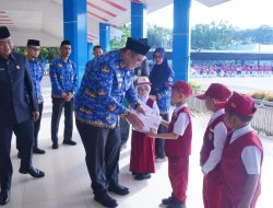 Pemkab Maros Bagikan Bantuan Seragam Sekolah Gratis untuk SD dan SMP