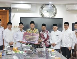 Danny Pomanto Serahkan Bonus Rp145 Juta Kepada Pemenang Kompetisi Tilawatil Qur’an dan Hadits