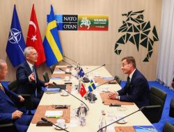 KTT NATO Mencari Kesepakatan Mengenai Upaya Keanggotaan Ukraina