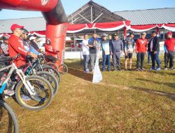 Bupati Maros Chaidir Syam dan Irfan AB Melepas Peserta Fun Bike Bantimurung 2023