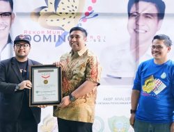 Bupati Maros Terima Penghargaan Museum Rekor Dunia Indonesia