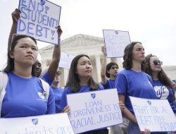 Kelompok Konservatif Gugat Rencana Biden Batalkan Utang Mahasiswa $39 Miliar