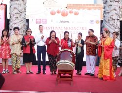 Menteri PPPA Membuka Festival Mooncake 2023