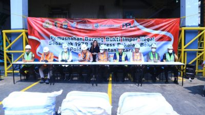 Polri Menghancurkan 1.978 Ball Press Ilegal dari Malaysia