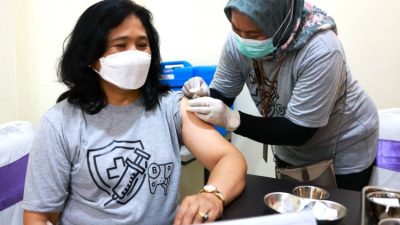 Tenaga Kesehatan dan Medis Jadi Kelompok Prioritas Penerima Imunisasi Hepatitis B, Gratis!