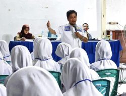Irfan AB Jadi Narasumber di Pelatihan Dasar Kepemimpinan SMAN 1 Maros