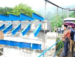 Bupati Maros Chaidir Syam Pantau Pembangunan Jembatan dan Resmikan Sarana Air Bersih