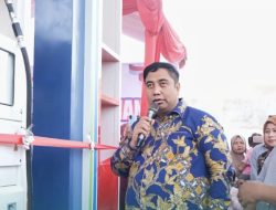 Bupati Maros Resmikan SPBU-Nelayan di Desa Tekolabbua