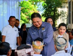 Lanjutkan Bantuan Pangan, Menko Airlangga Bertemu Penerima Bantuan di Bali