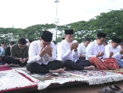 Danny Pomanto Laksanakan Salat Idul Adha di Lapangan Karebosi