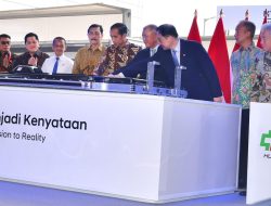 Presiden Joko Widodo Resmikan Pabrik Baterai dan Kendaraan Listrik Terbesar di Asia Tenggara