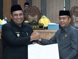 Bupati Maros Menandatangani Nota Kesepakatan pada Rapat Paripurna DPRD Kabupaten Maros
