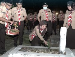 Wakil Bupati Maros Pimpin Upacara Penghormatan dan Tabur Bunga di Taman Makam Pahlawan