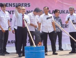 Menteri Perdagangan Zulkifli Hasan Musnahkan Barang Impor Ilegal Senilai Rp20,23 Miliar