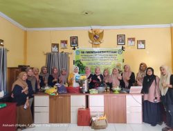 UMMA Berdayakan KWT Lappo Ase Melalui Diversifikasi Olahan Pisang