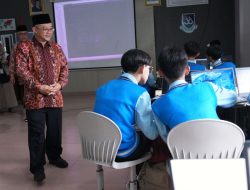 Mendikdasmen Tinjau Langsung Kelas Coding di Kabupaten Bandung