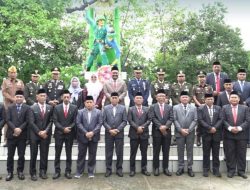 Plt Bupati Maros Tabur Bunga di Taman Makam Pahlawan Maros